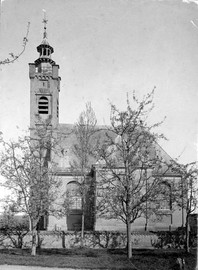 Kerk en toren op de Burghsering