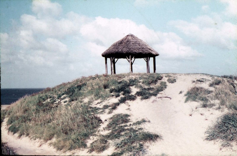 ‘t Koepeltje in de duinen bij Scharendijke nabij de Brouwersdam (1955-1965).