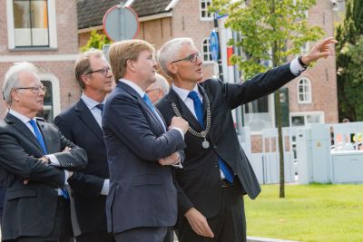 Koning Willem-Alexander en burgemeester Marco Out