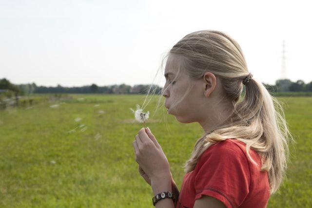 Foto meisje met bloem