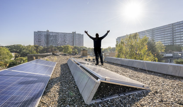 Dak met zonnepanelen